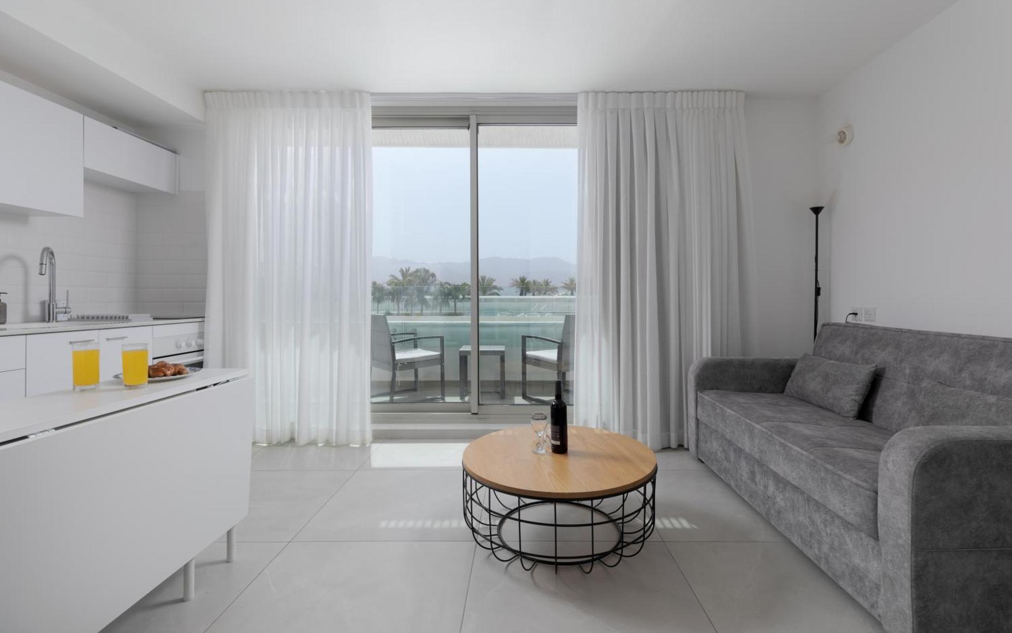 Apartamento סוויטה סנסה בוטיק רק 50 מטר מהים במתחם Seaside היוקרתי עם בריכה - By Seaelo *
